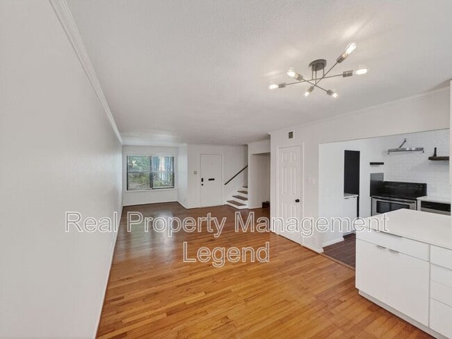 Photo - 4944 N Hall St