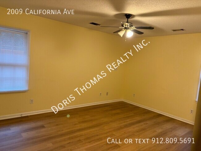 Photo - 2009 California Ave