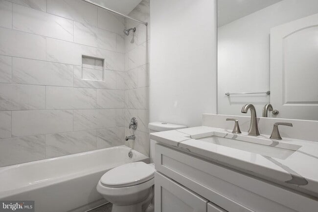 Photo - 2253 Papermill Rd