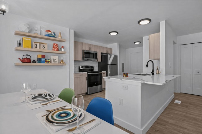 Building Photo - Cranbrook Centre - Southfield, MI