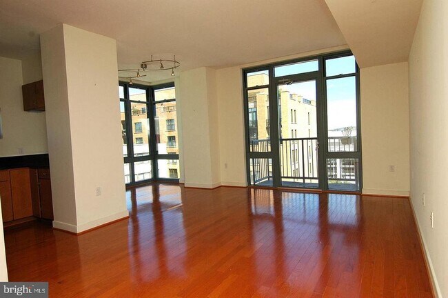 Photo - 1117 10th St NW Unidad 1107