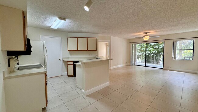 Photo - 9999 Summerbreeze Dr Unidad 405