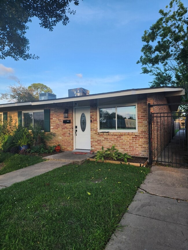 Photo - 1106 Seafoam Rd