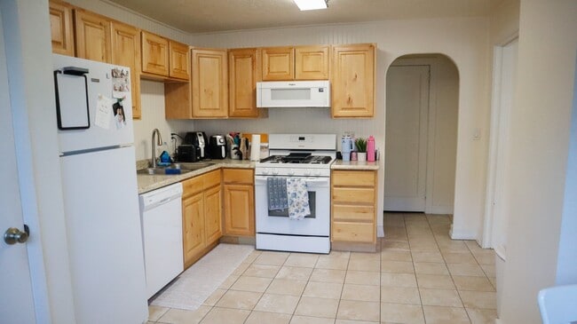 Photo - 230 S 600 E