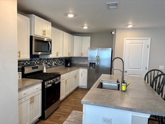 Photo - 194 Spencer Cir