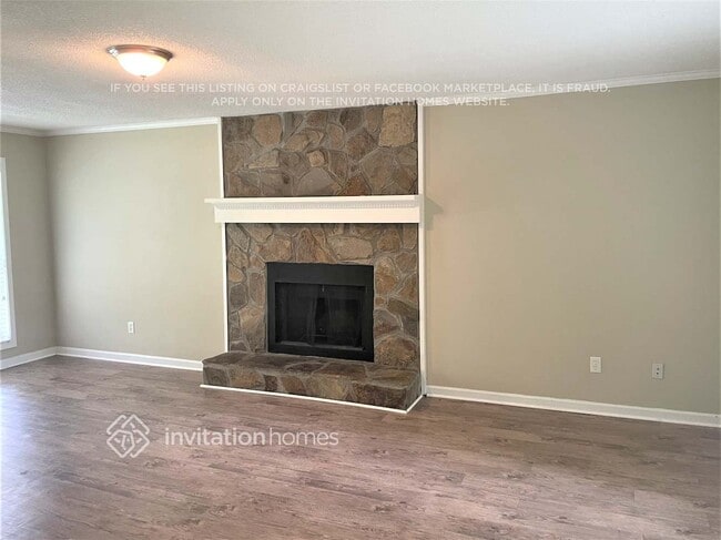 Photo - 2651 Foxglove Dr SW