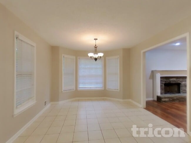 Photo - 649 Stratford Dr