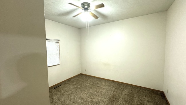 Photo - 406 S Chicago Ave