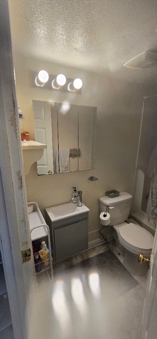 Photo - 109 Kent Terrace Unit C