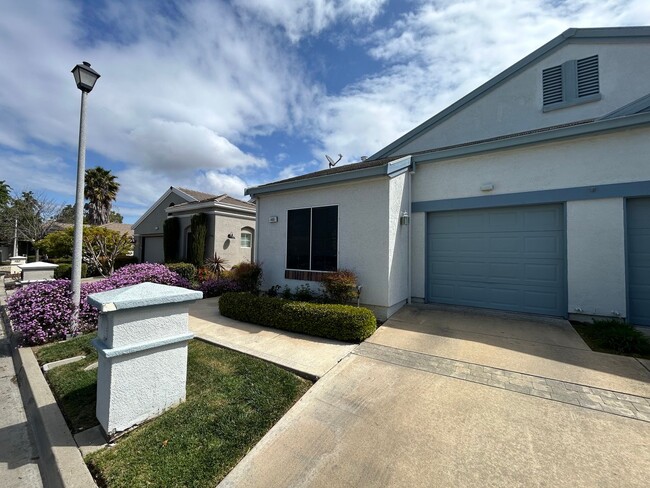 Photo - 460 Winesap Dr