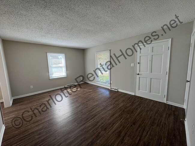 Photo - Nice 3 bedroom 2 bath home in Charlotte!