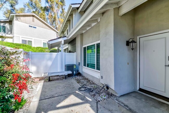 Photo - 2423 Coventry Cir