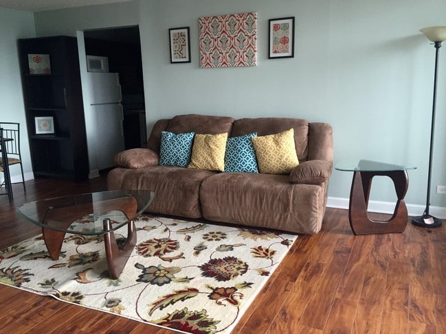 Photo - 200 N Dearborn St Unidad 4208