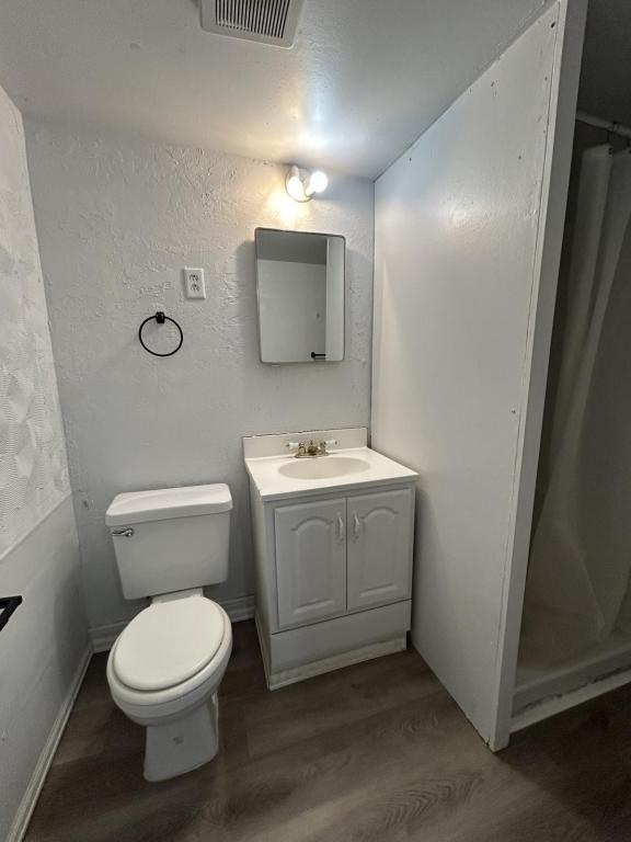 Photo - 1480 Wilmont Rd