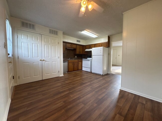 Photo - Spacious & Updated Duplex in a Convenient Lebanon Location!