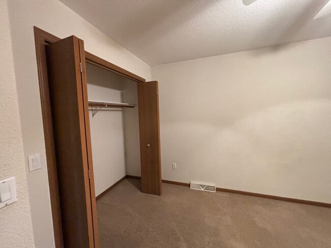 Photo - 2109 Hummingbird Dr