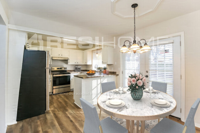 Photo - 1906 Oakmeadows Dr