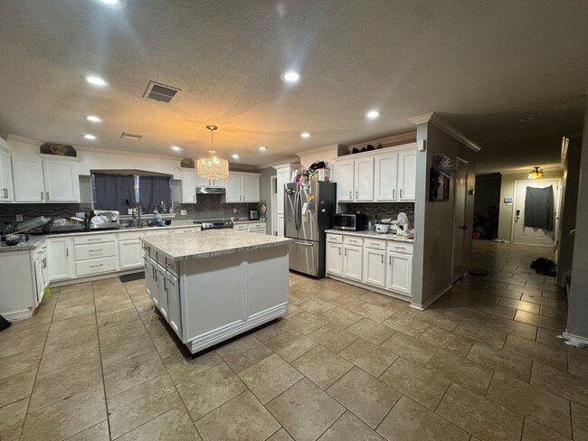Photo - 4 Bedroom 2 1/2 Bath Plus Office Near 151 ...