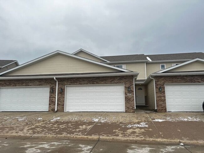 Building Photo - $1,850 | 3 Bedroom, 3 Bathroom Town Home | No Pets | Available for August 1st, 2026 Move In!