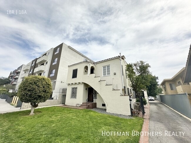 Photo - 5044 Rosewood Ave