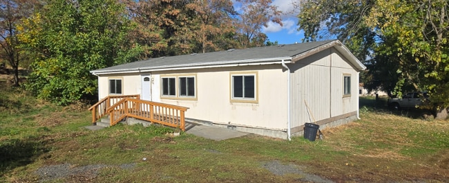 Photo - 108 E Bruce St