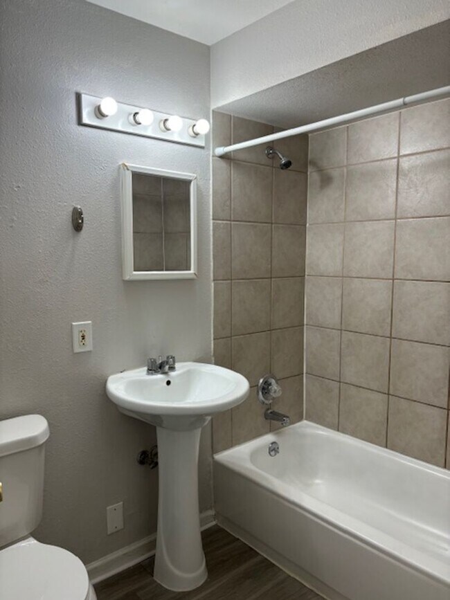 Photo - old-3373 S. Alcott 6 Unidad Alcott 5