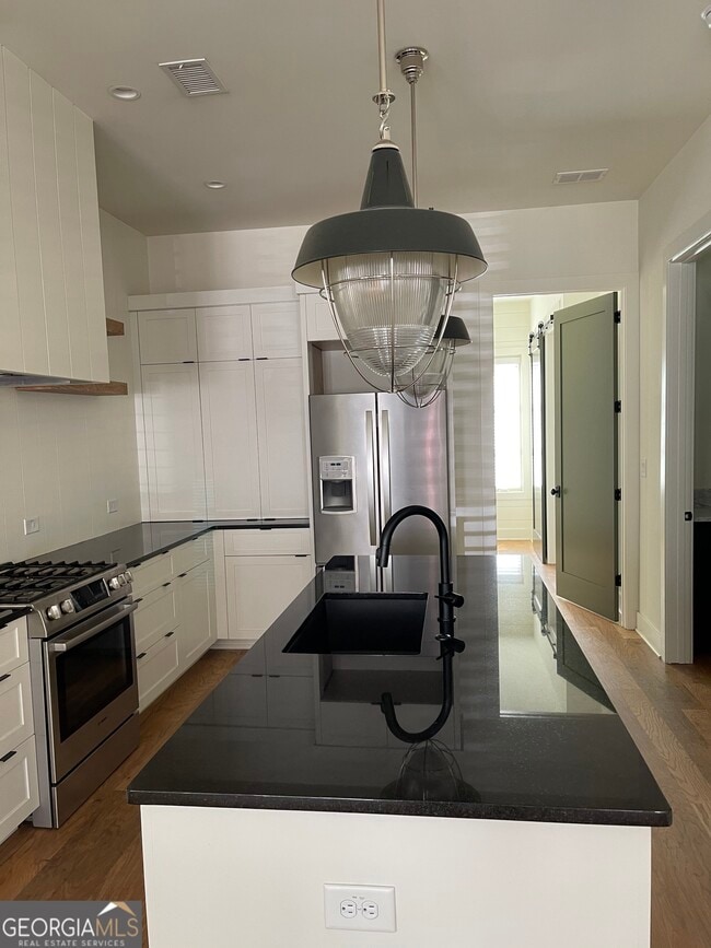 Photo - 120 2nd St