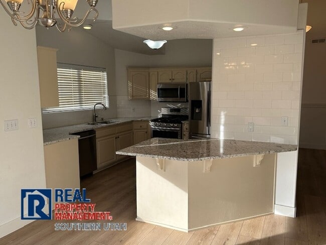 Photo - Single Leve Home Near Pine View