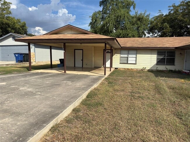 2745 Maple Tree Rd