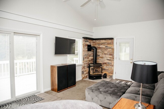 Photo - 7689 Dove Dr