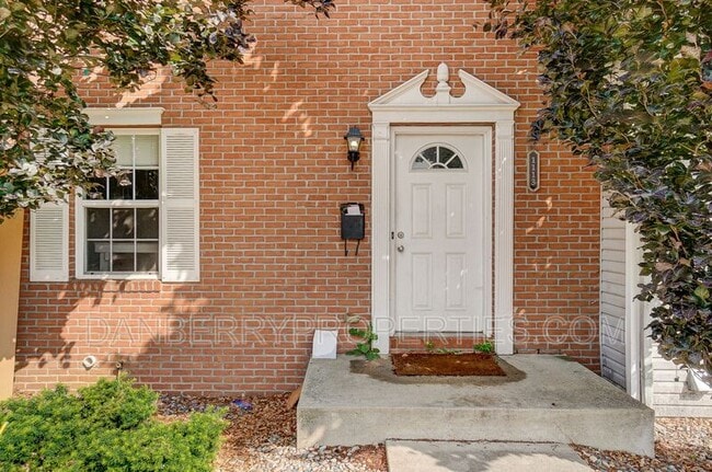 Photo - 1113 N Byrne Rd