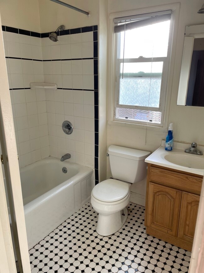 Window for the fresh air in the bathroom - 149 Marina Way Unit ApartmentD