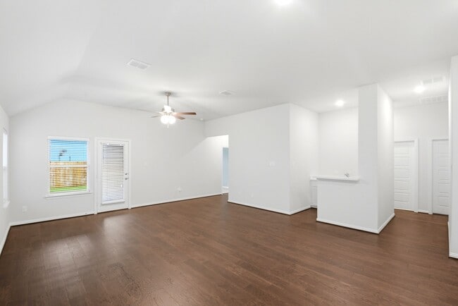 Building Photo - 2106 Villa Flora Ln