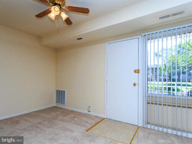 Photo - 3747 Donnell Dr Unit 102