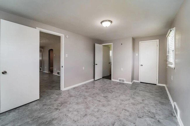 2211 Guffey Rd