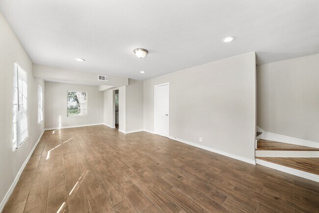 Photo - 13 13th St N