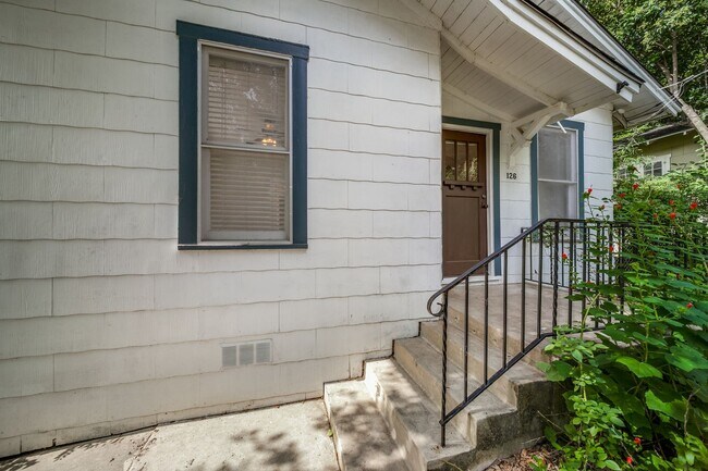 Photo - CHARMING 2-BEDROOM ALAMO HEIGHTS COTTAGE