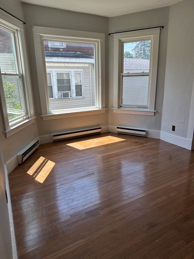 Building Photo - 11 LLC-93 Sailly Avenue Unit 101
