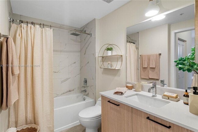 Photo - 16395 Biscayne Blvd Unit TH 6