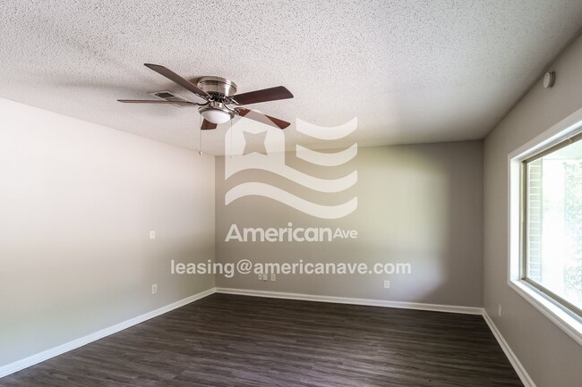 Photo - 425 Petunia Ave