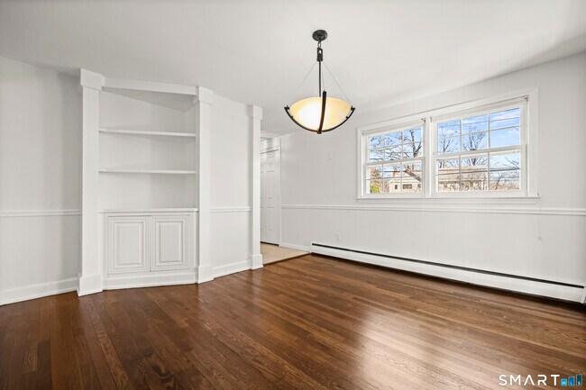 Photo - 111 Mayweed Rd