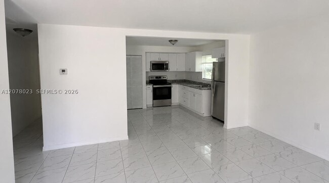 Building Photo - 1710 0