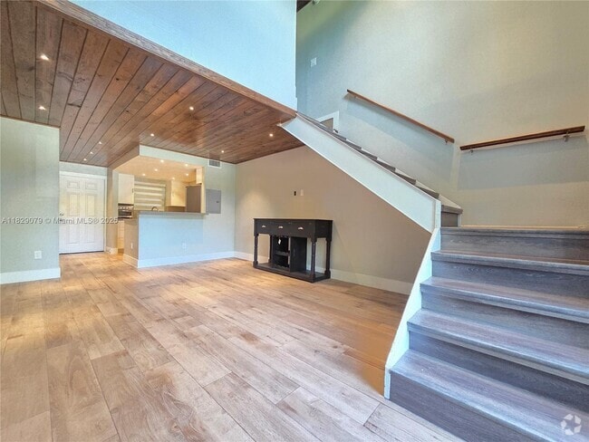 Building Photo - 8650 SW 109th Ave Unit 3-204 Rental