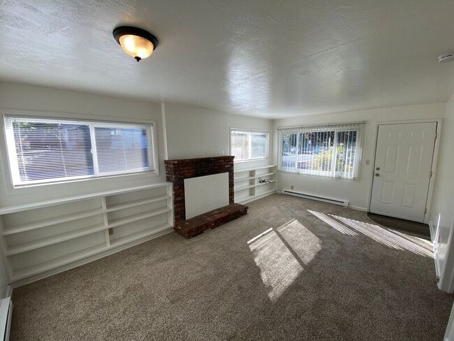 Photo - 231 Kearney St. S