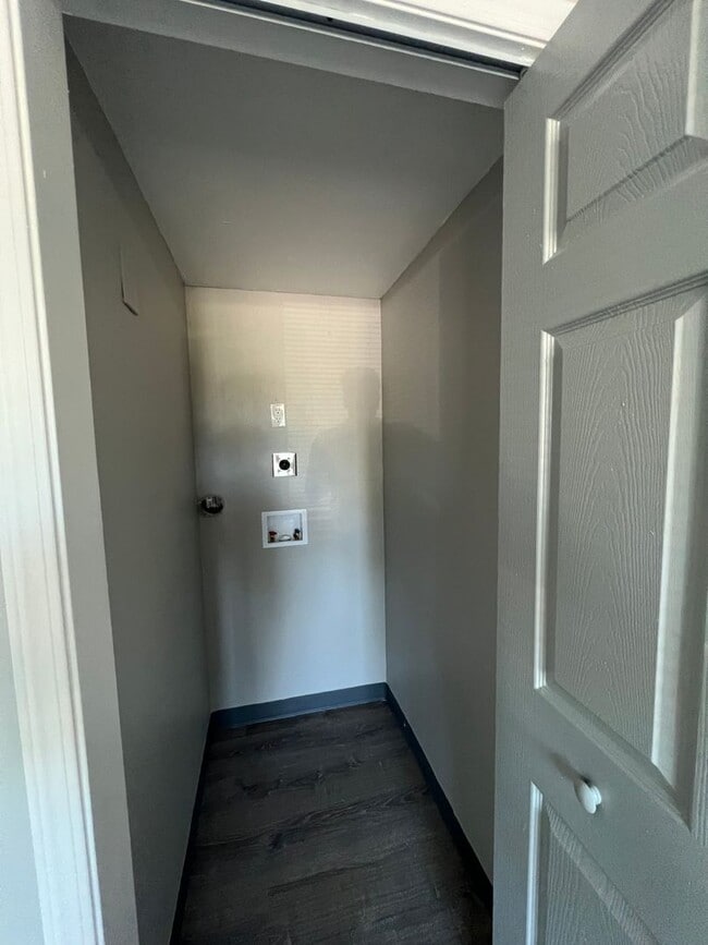 Photo - Lincoln Court