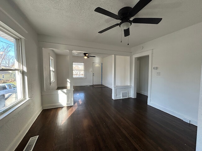 Photo - 203 S Hardy Ave