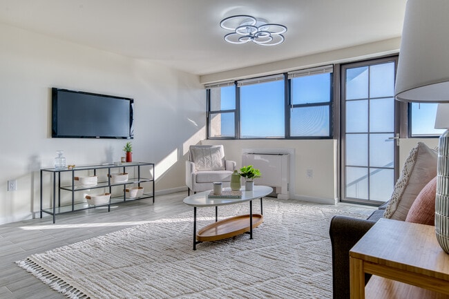 Photo - 123 S Munn Ave