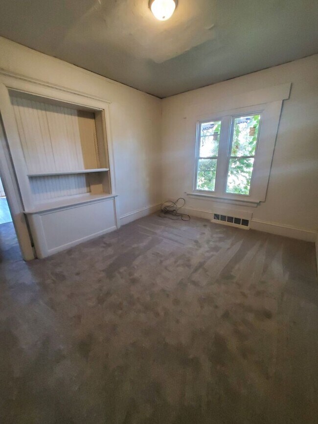 Building Photo - 2237-2239 N 33rd St. Unit 2239A Lower Rear