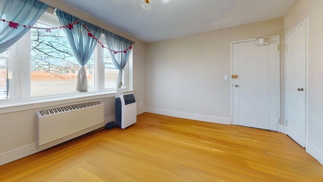 Photo - 465 Arborway