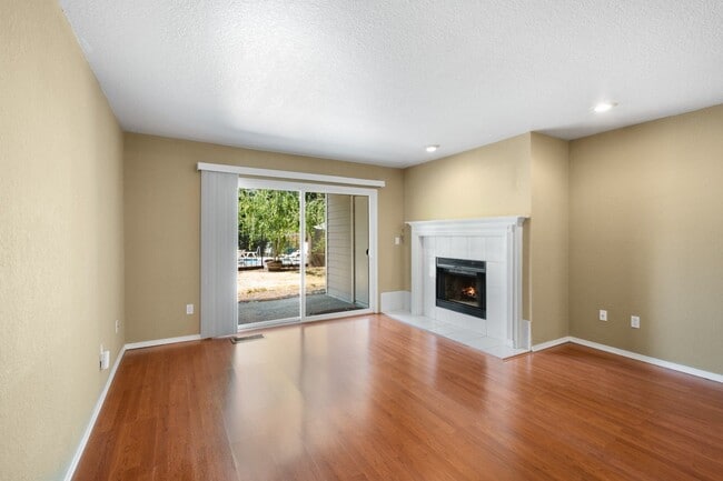 Photo - 2bd/1.75ba Bellevue Condo Unit D1